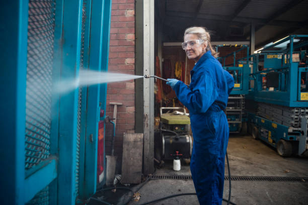 Best Pressure Washing Siding  in Lucasville, OH